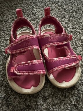 Keen Pink Girls' Adjustable Sport Sandals with White Soles- Never worn outside